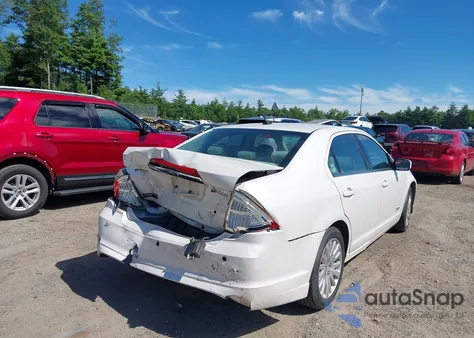 2010 Ford Fusion Hybrid z USA, uszkodzony, nr VIN 3FADP0L3XAR136288